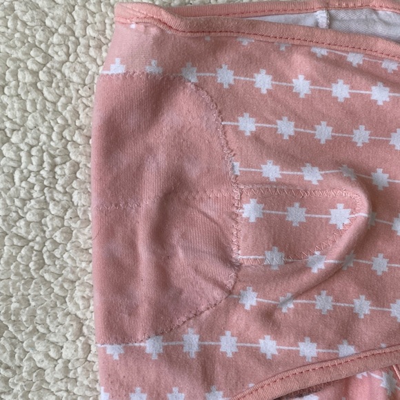 SwaddleMe Velcro Baby Swaddle (Pink/White) - Picture 12 of 16